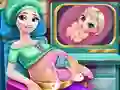 Гульня Ice Queen Pregnant Check-Up онлайн