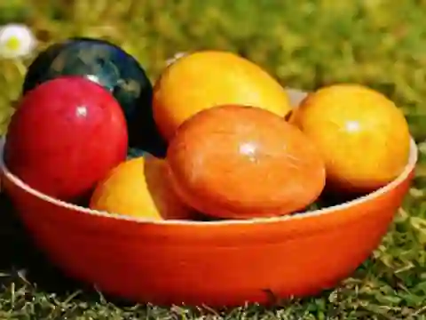 Гульня Shell Eggs Colored Jigsaw онлайн