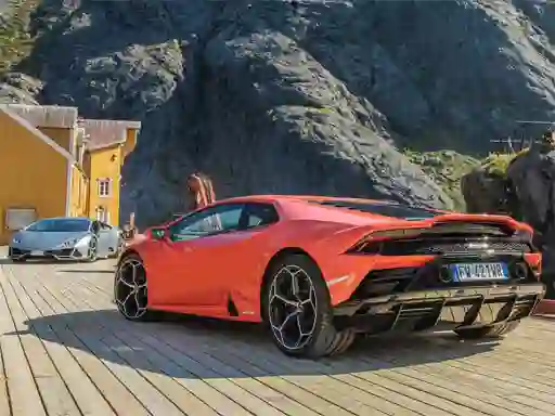 Гульня Huracan Evo Puzzle онлайн