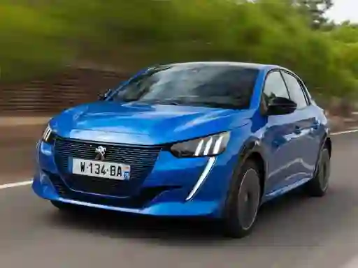 Гульня Peugeot E-208 онлайн