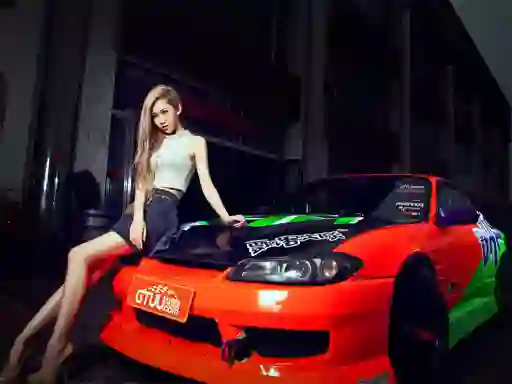 Гульня Girls and Cars онлайн