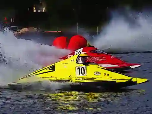 Гульня Motor Racing Boat онлайн