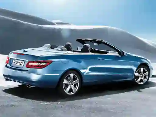 Гульня Cabriolet Roadster Puzzle онлайн