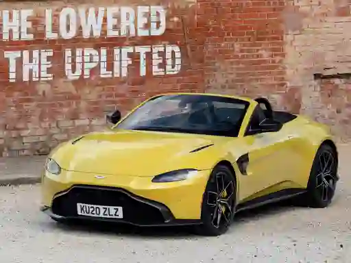 Гульня Aston Martin Vantage Roadster онлайн